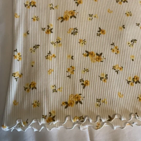 Girl’s Old Navy size L 10/12 thin ribbed fitted shirt - Picture 3 of 5